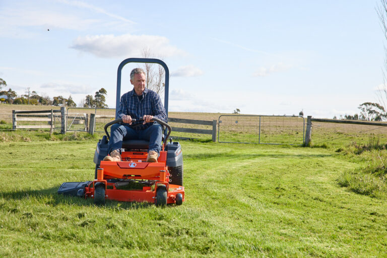 Kubota Z200 Series Zero-Turn Mower